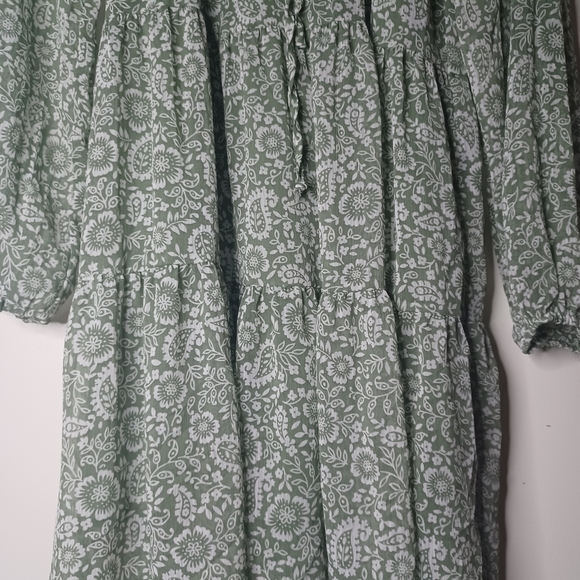 Black and White Patterned Dress - Picture 3 of 14